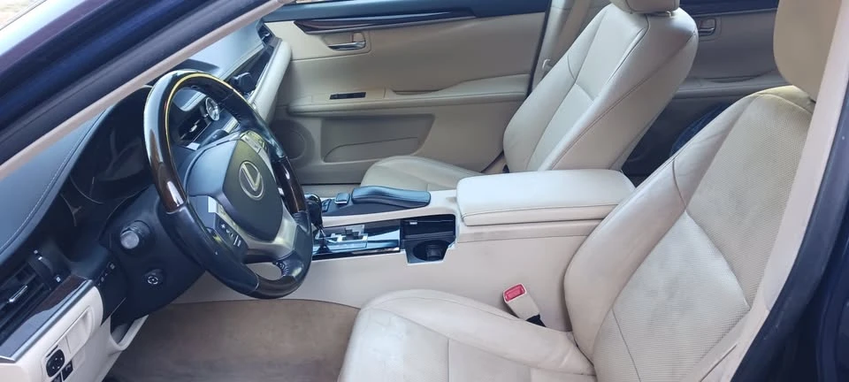 2013 Lexus ES 6th Gen - Image 5 of 7