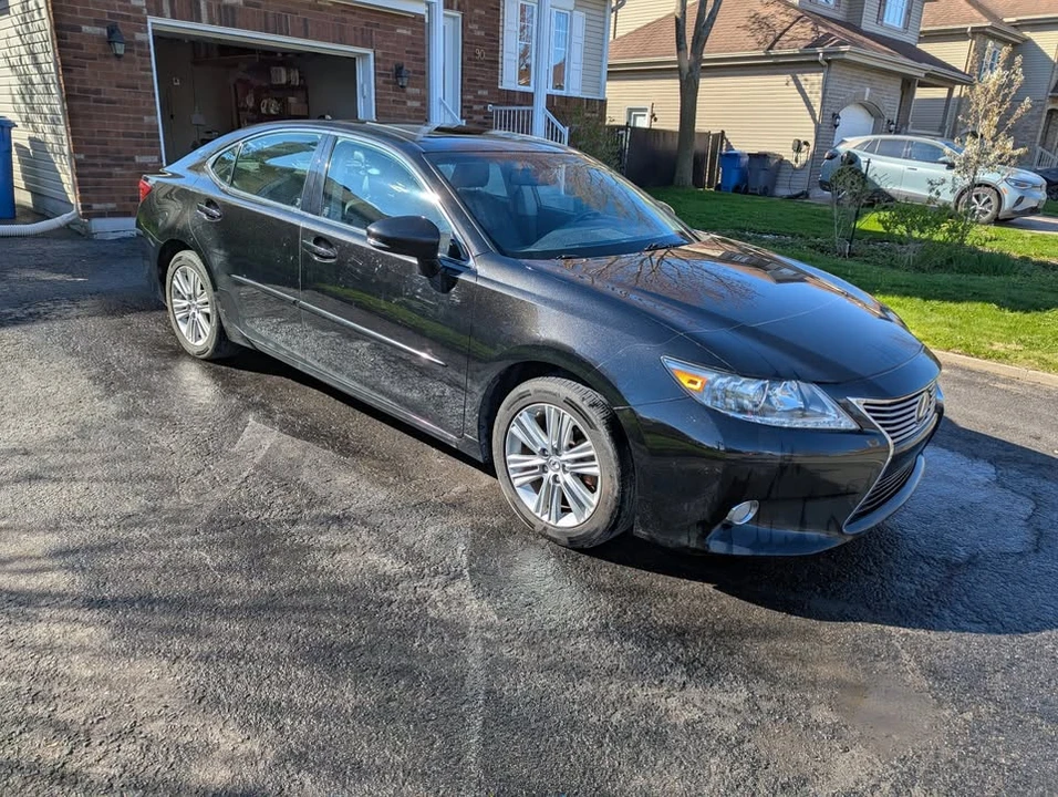 2013 Lexus ES 6th Gen - Image 2 of 12