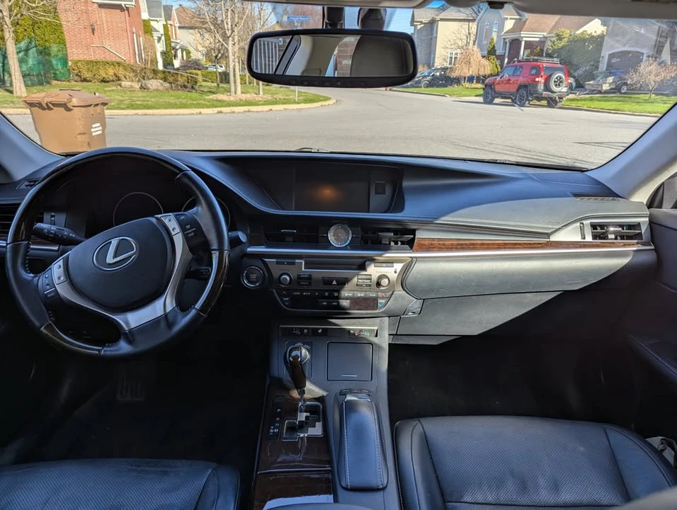 2013 Lexus ES 6th Gen - Image 5 of 12