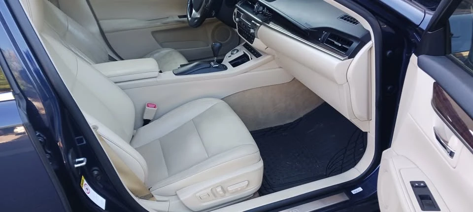 2013 Lexus ES 6th Gen - Image 6 of 7