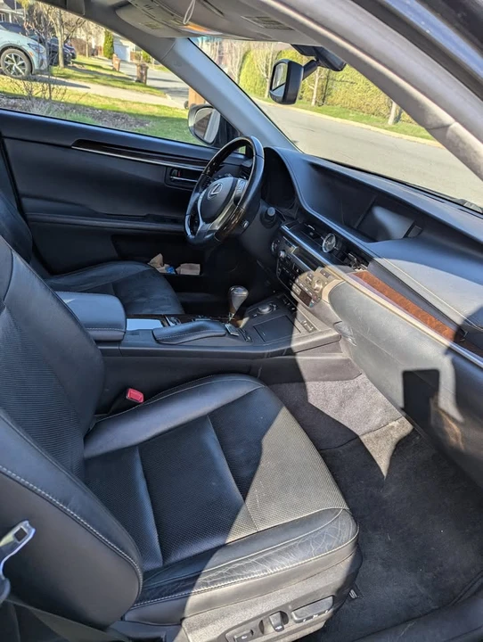 2013 Lexus ES 6th Gen - Image 8 of 12