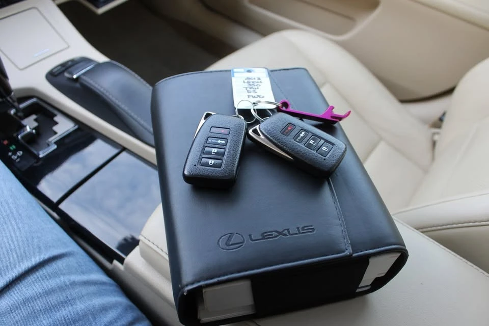 2013 Lexus ES 6th Gen - Image 20 of 20