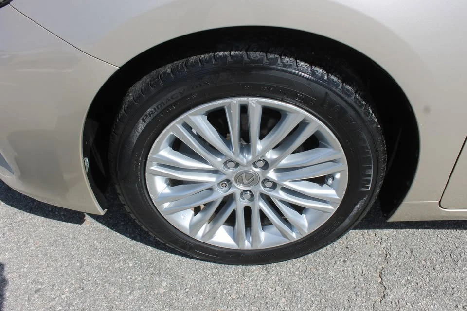 2013 Lexus ES 6th Gen - Image 3 of 20