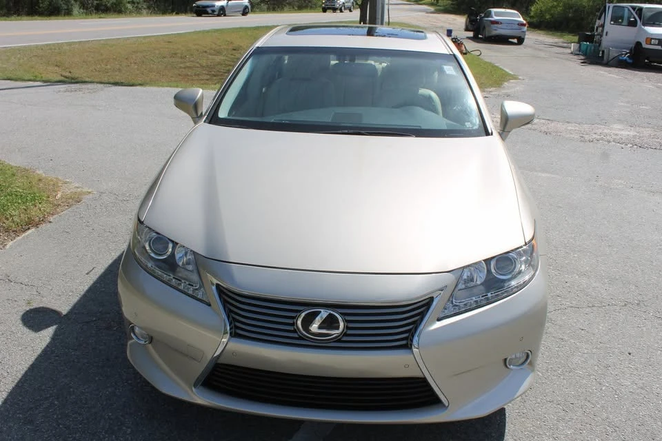 2013 Lexus ES 6th Gen - Image 11 of 20