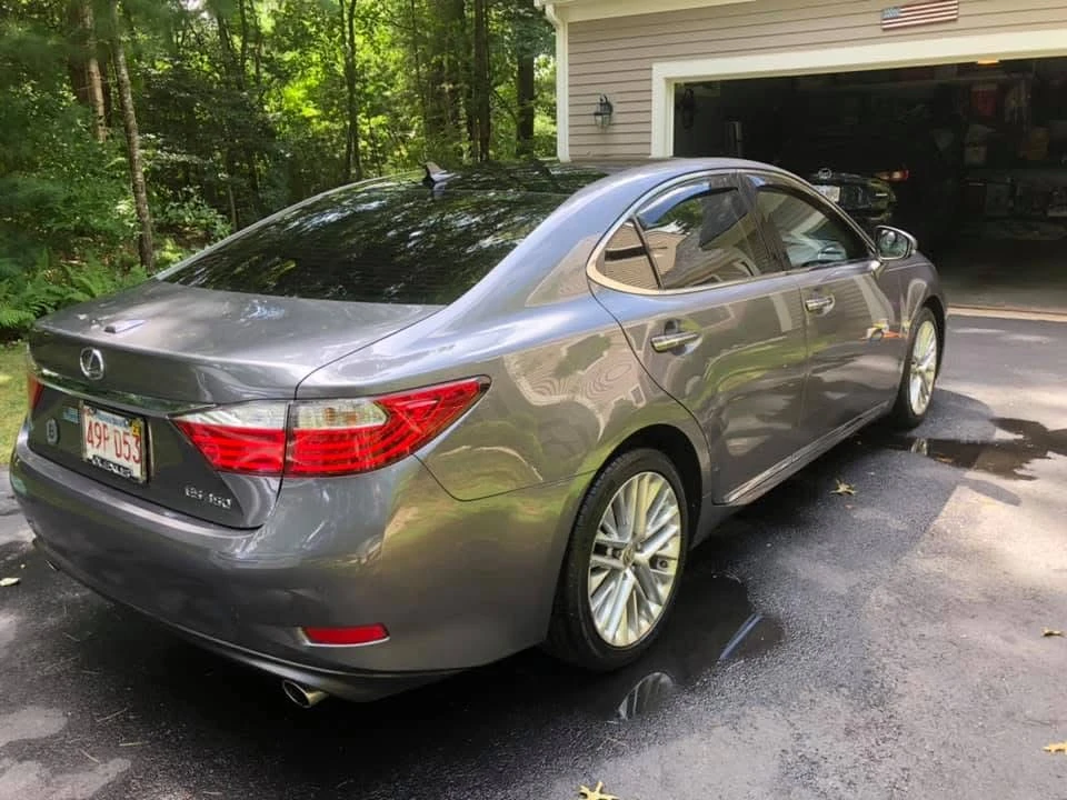 2013 Lexus ES 6th Gen - Image 5 of 19