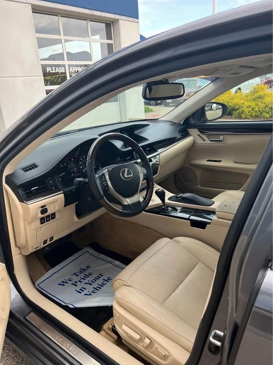 2013 Lexus ES 6th Gen - Image 19 of 19