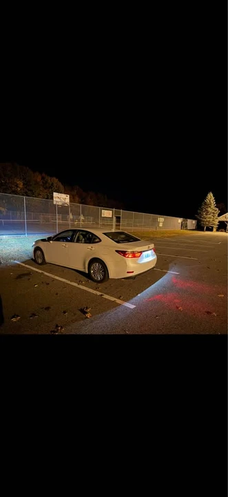 2013 Lexus ES 5th Gen - Image 10 of 10