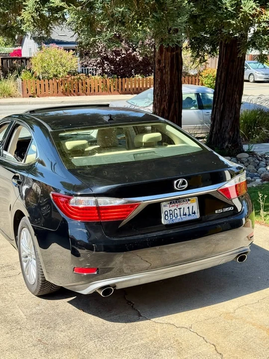 2013 Lexus ES 6th Gen - Image 3 of 12