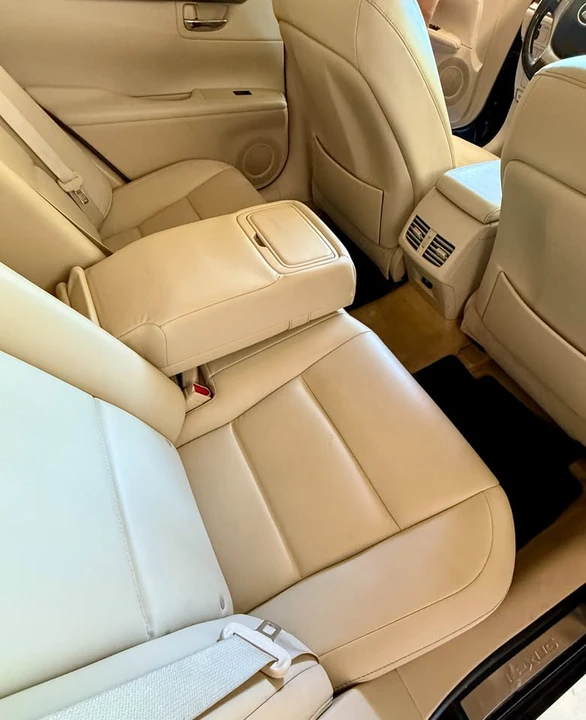 2013 Lexus ES 6th Gen - Image 8 of 12