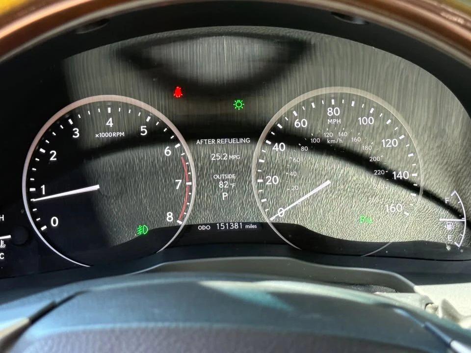 2013 Lexus ES 6th Gen - Image 9 of 12