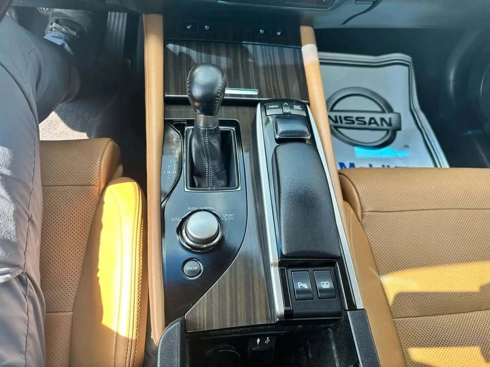 2013 Lexus GS 4th Gen - Image 17 of 20