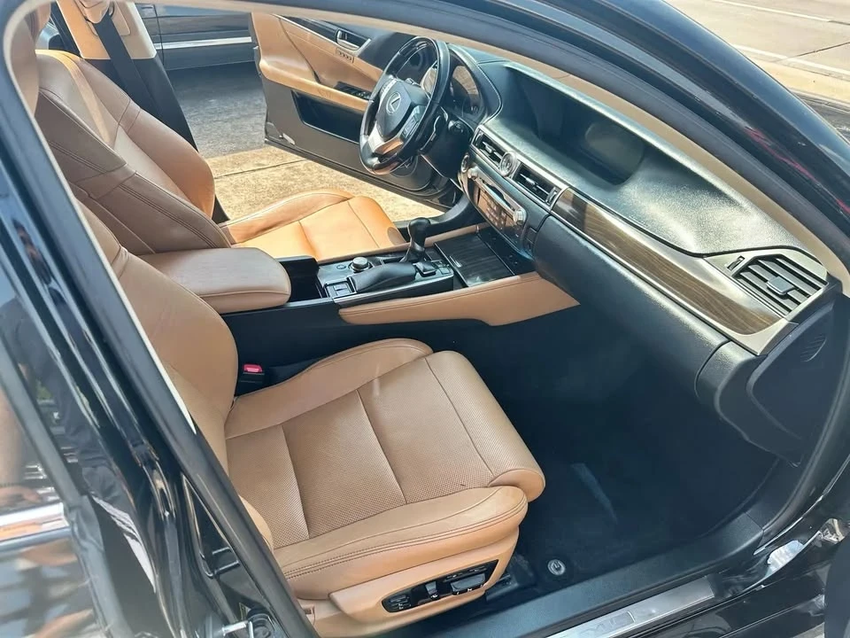 2013 Lexus GS 4th Gen - Image 12 of 20