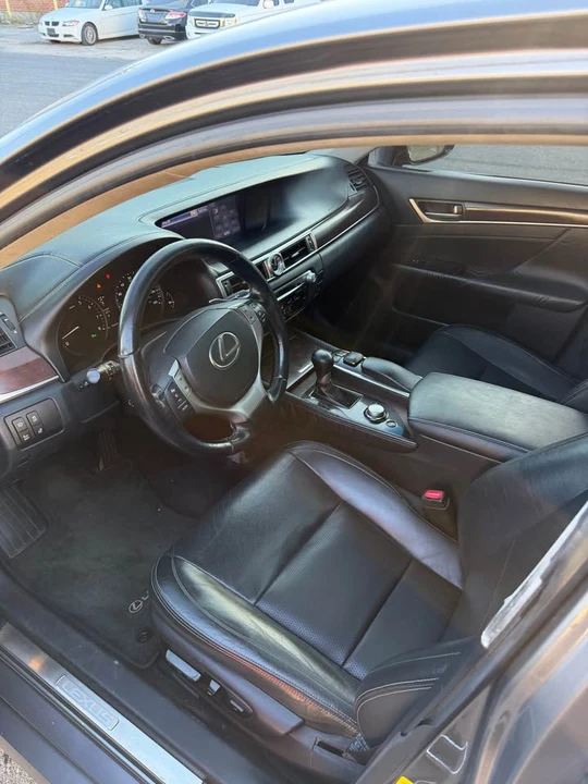 2013 Lexus GS 4th Gen - Image 9 of 12