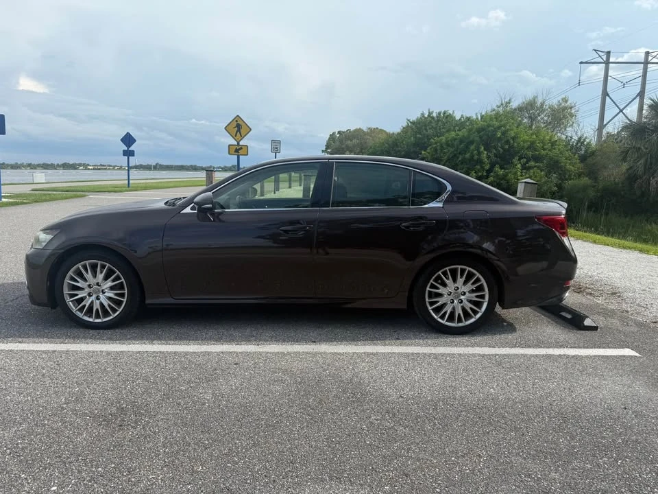 2013 Lexus GS 4th Gen - Image 5 of 16