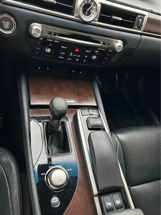 2013 Lexus GS 4th Gen - Image 16 of 19