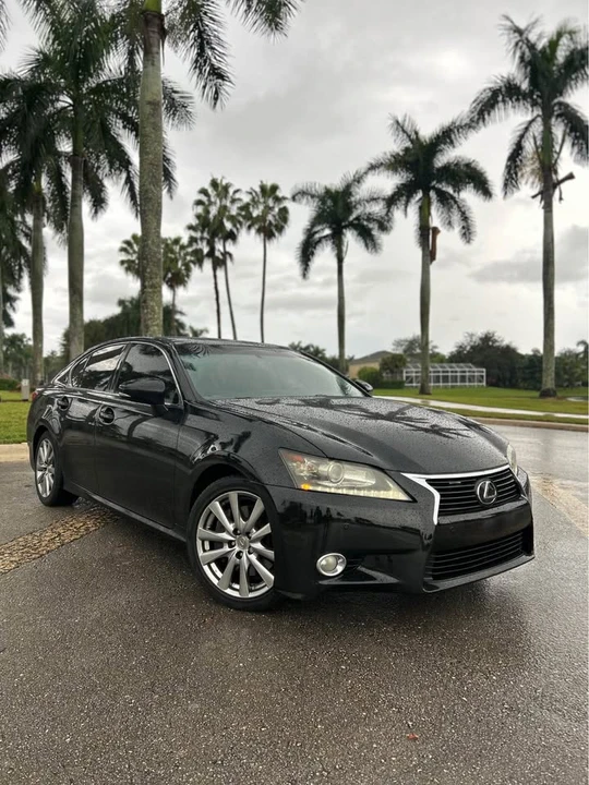 2013 Lexus GS 4th Gen - Image 10 of 19