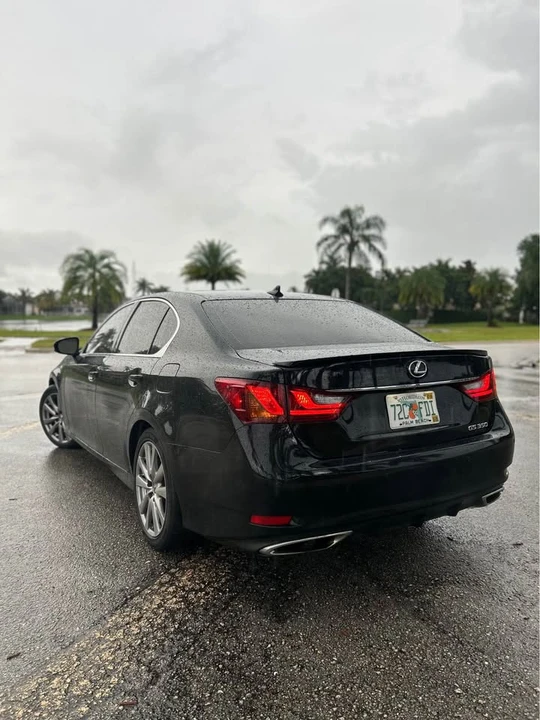 2013 Lexus GS 4th Gen - Image 18 of 19