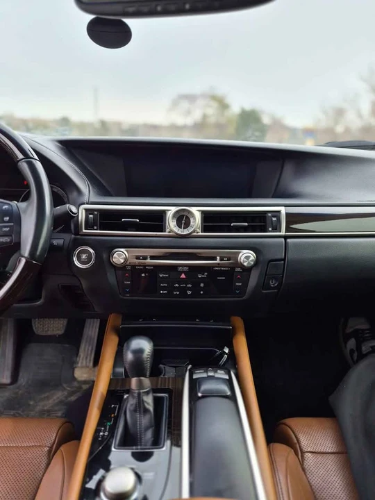 2013 Lexus GS 4th Gen - Image 4 of 11