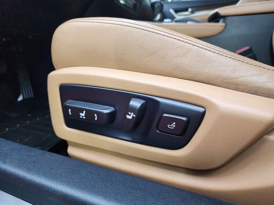 2013 Lexus GS 4th Gen - Image 15 of 19
