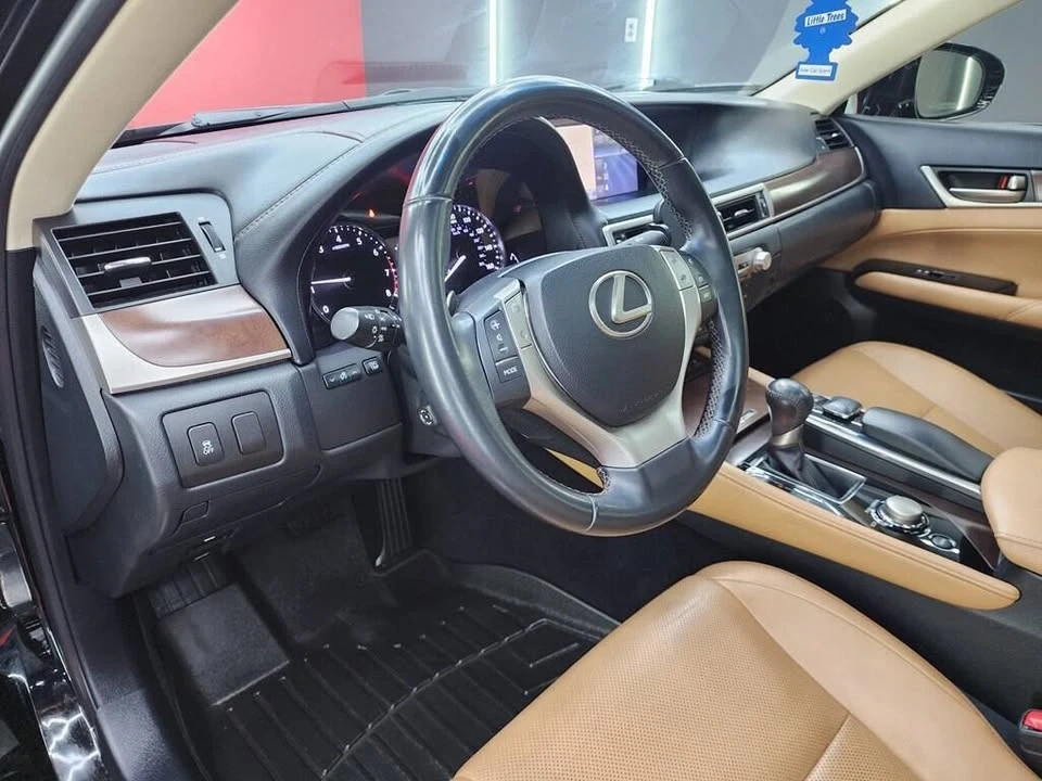 2013 Lexus GS 4th Gen - Image 16 of 19