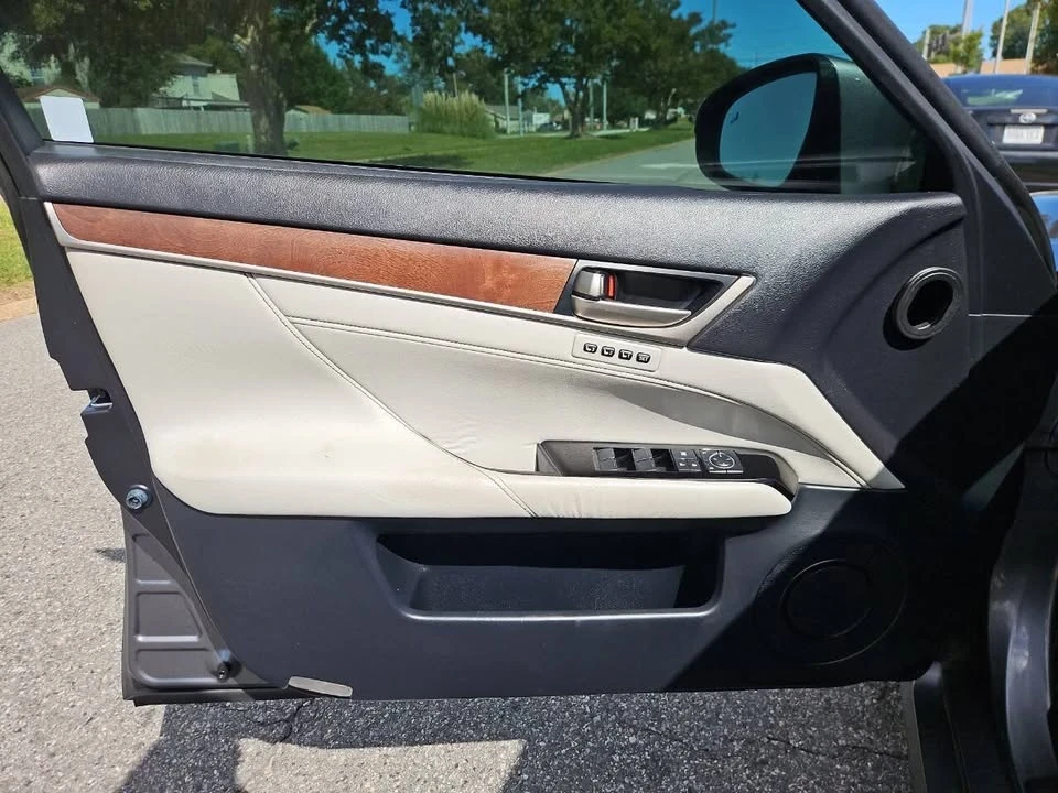 2013 Lexus GS 4th Gen - Image 12 of 20