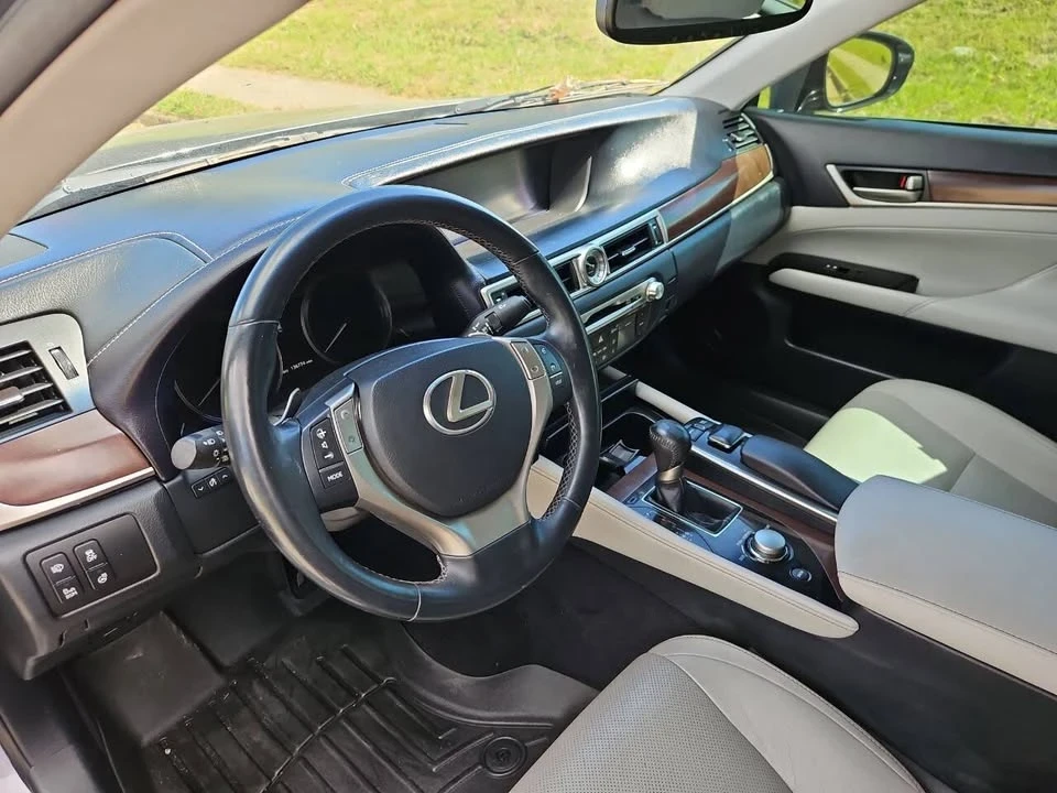 2013 Lexus GS 4th Gen - Image 10 of 20