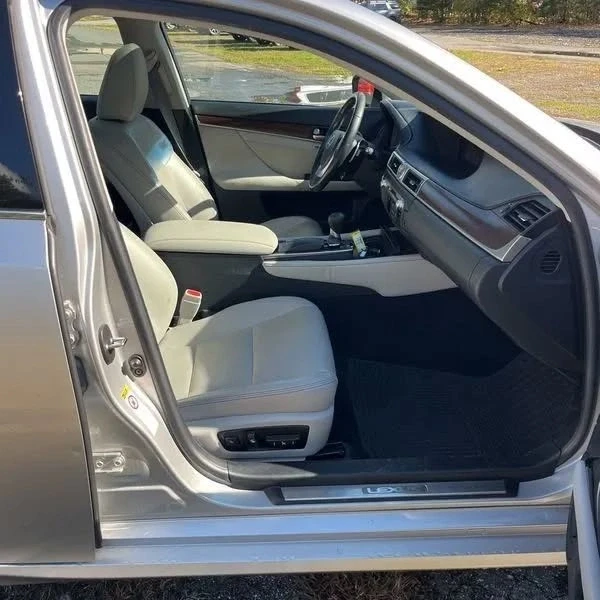 2013 Lexus GS 4th Gen - Image 6 of 16