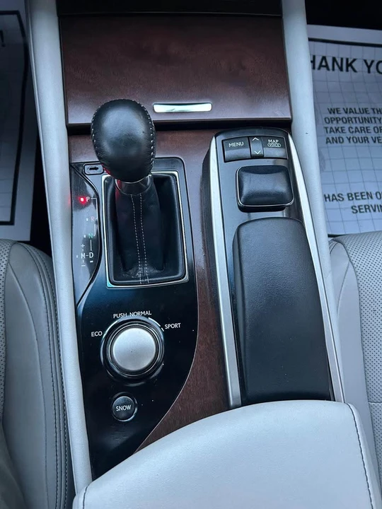 2013 Lexus GS 4th Gen - Image 15 of 18