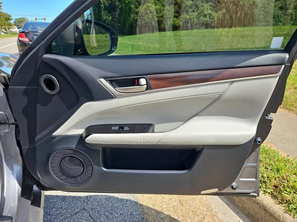 2013 Lexus GS 4th Gen - Image 16 of 20