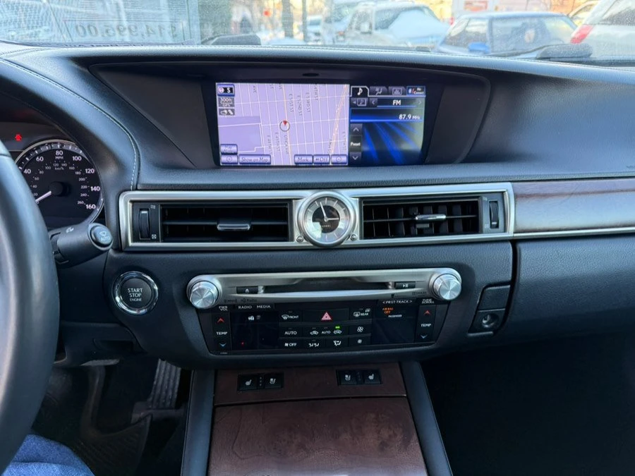 2013 Lexus GS 4th Gen - Image 15 of 19