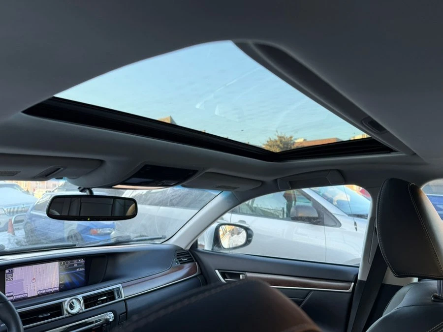 2013 Lexus GS 4th Gen - Image 10 of 19