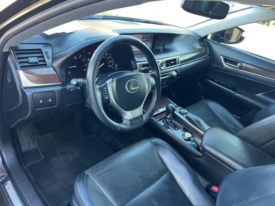 2013 Lexus GS 4th Gen - Image 9 of 15