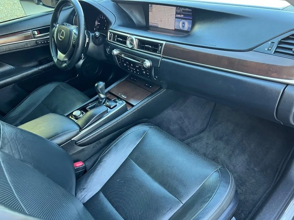 2013 Lexus GS 4th Gen - Image 10 of 15
