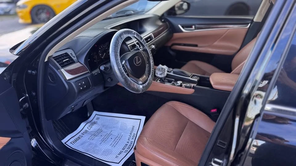 2013 Lexus GS 4th Gen - Image 5 of 17