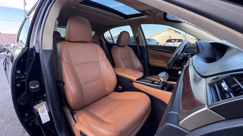 2013 Lexus GS 4th Gen - Image 12 of 17