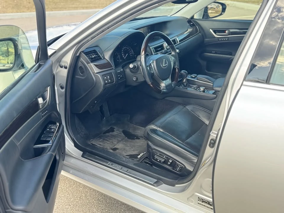 2013 Lexus GS 4th Gen - Image 9 of 15