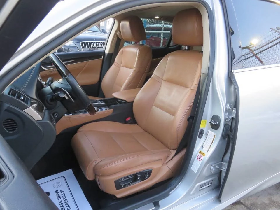 2013 Lexus GS 4th Gen - Image 10 of 20