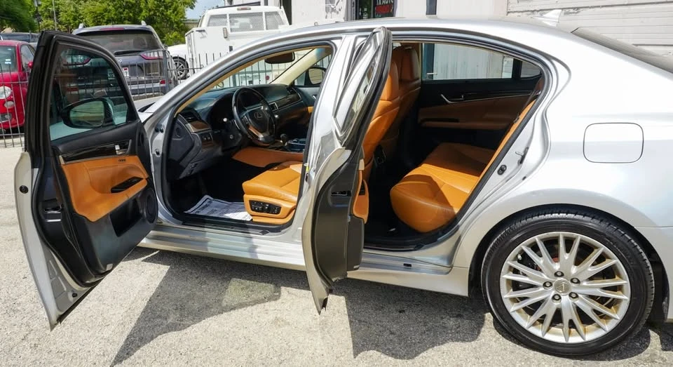 2013 Lexus GS 4th Gen - Image 11 of 20