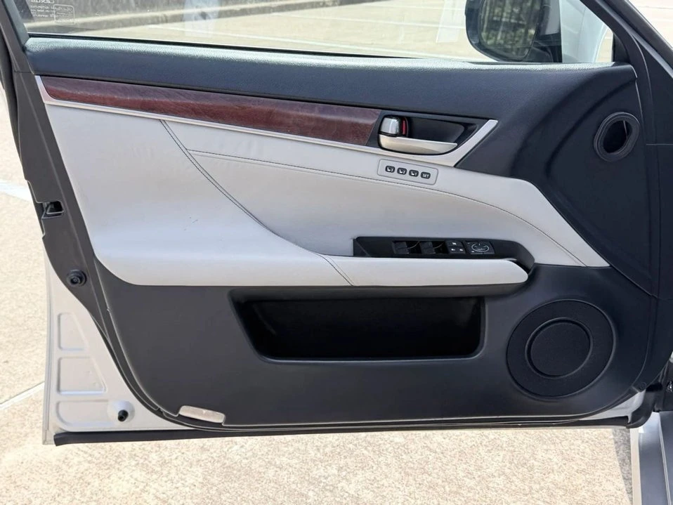 2013 Lexus GS 4th Gen - Image 15 of 20