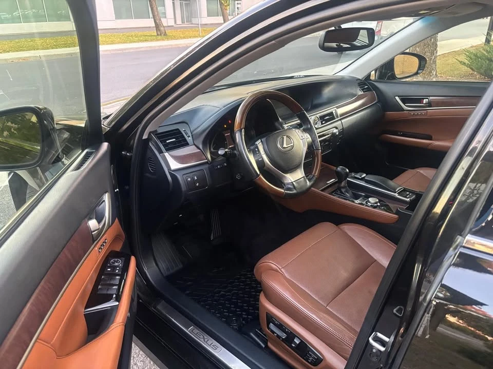 2013 Lexus GS 4th Gen - Image 18 of 19