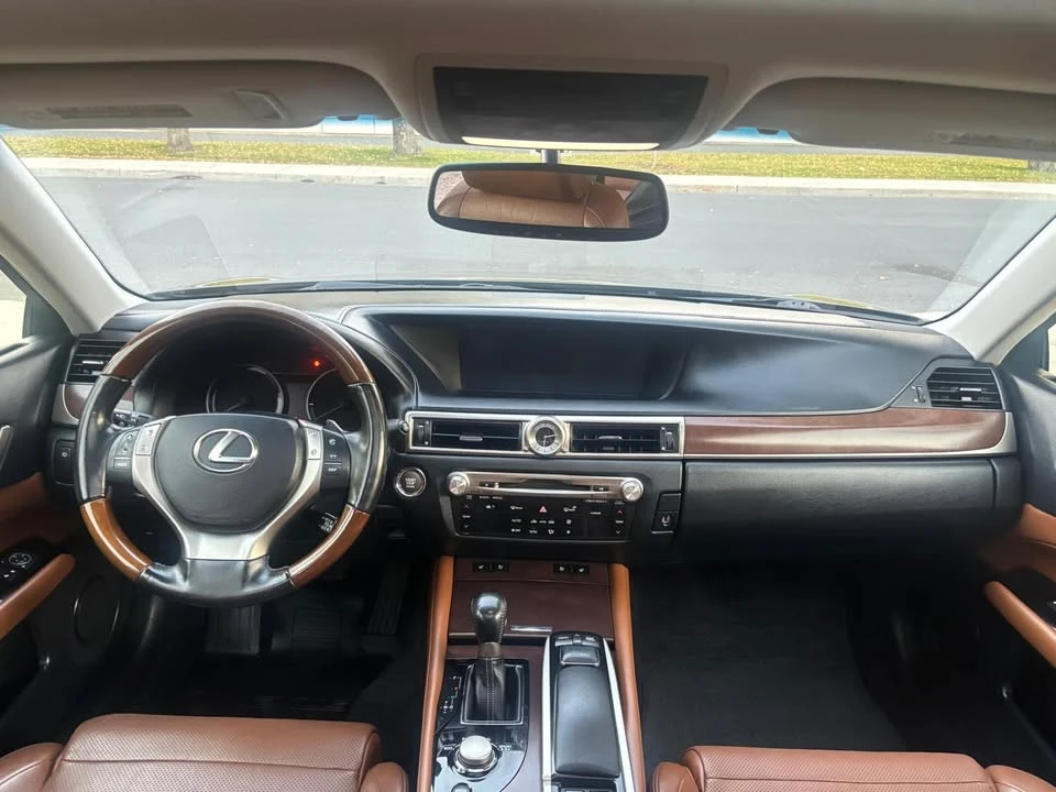 2013 Lexus GS 4th Gen - Image 15 of 19