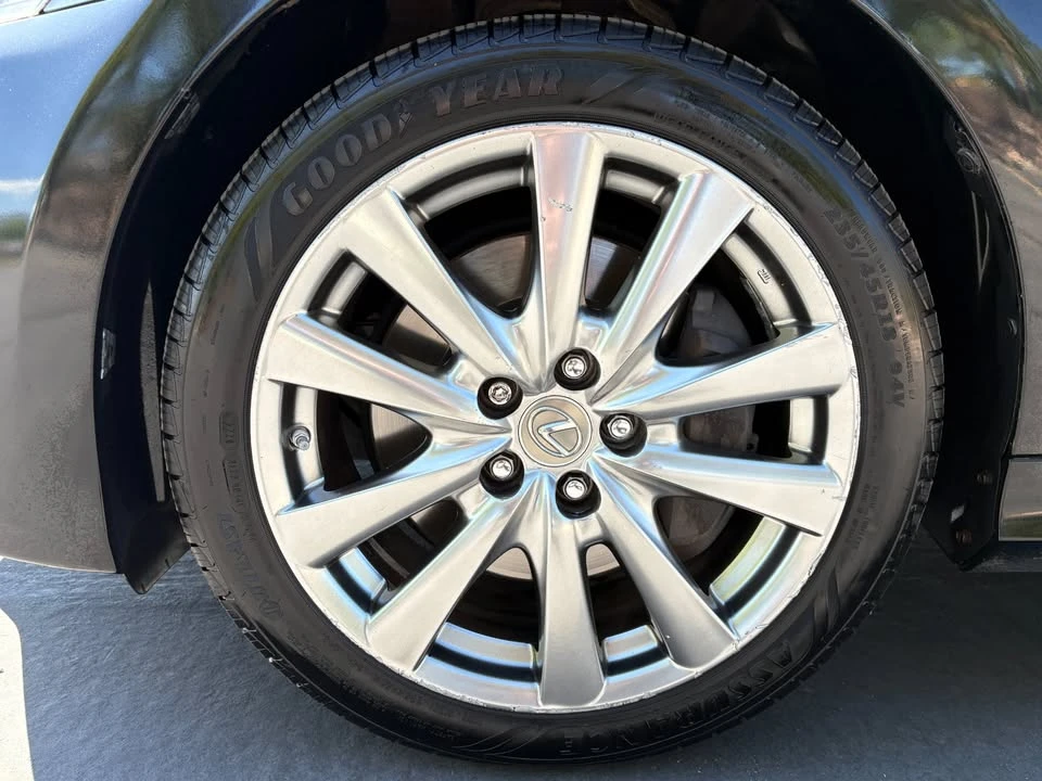 2013 Lexus GS 4th Gen - Image 9 of 20