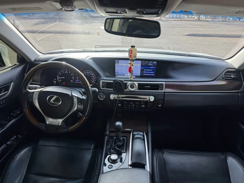 2013 Lexus GS 4th Gen - Image 14 of 19