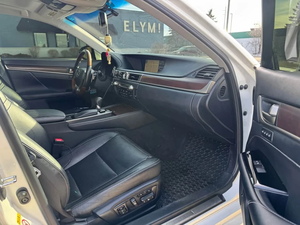 2013 Lexus GS 4th Gen - Image 17 of 19