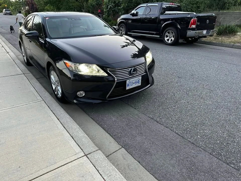 2013 Lexus CT - Image 13 of 16