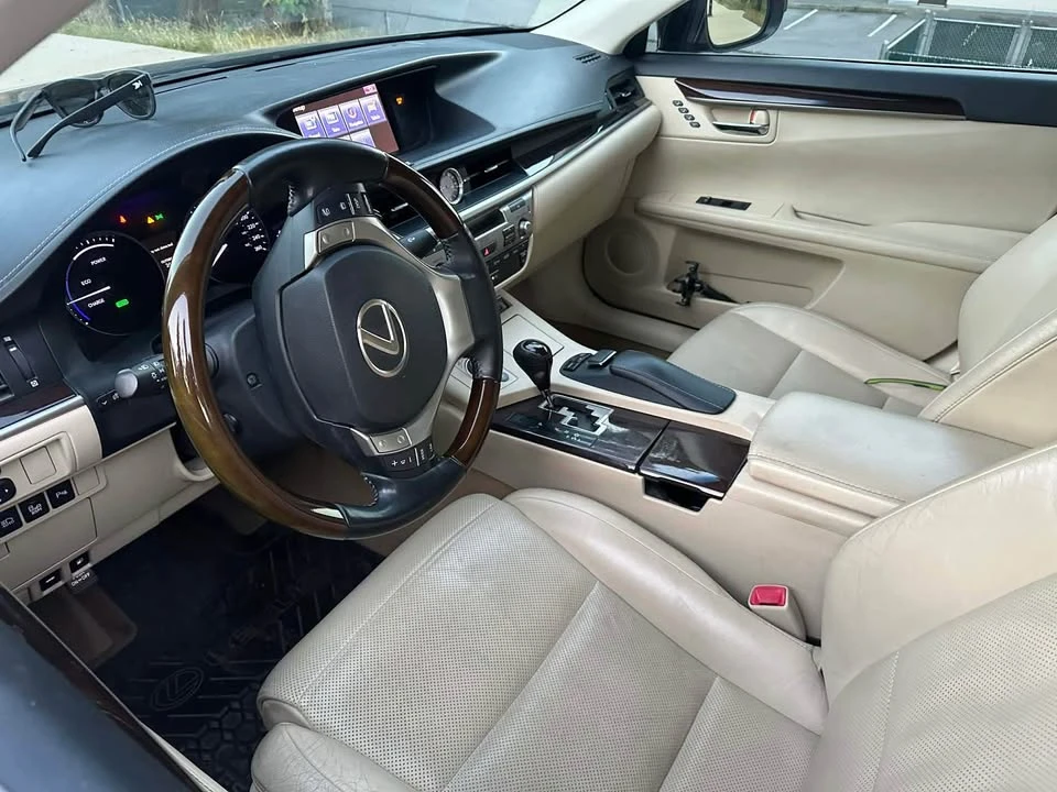 2013 Lexus CT - Image 4 of 16
