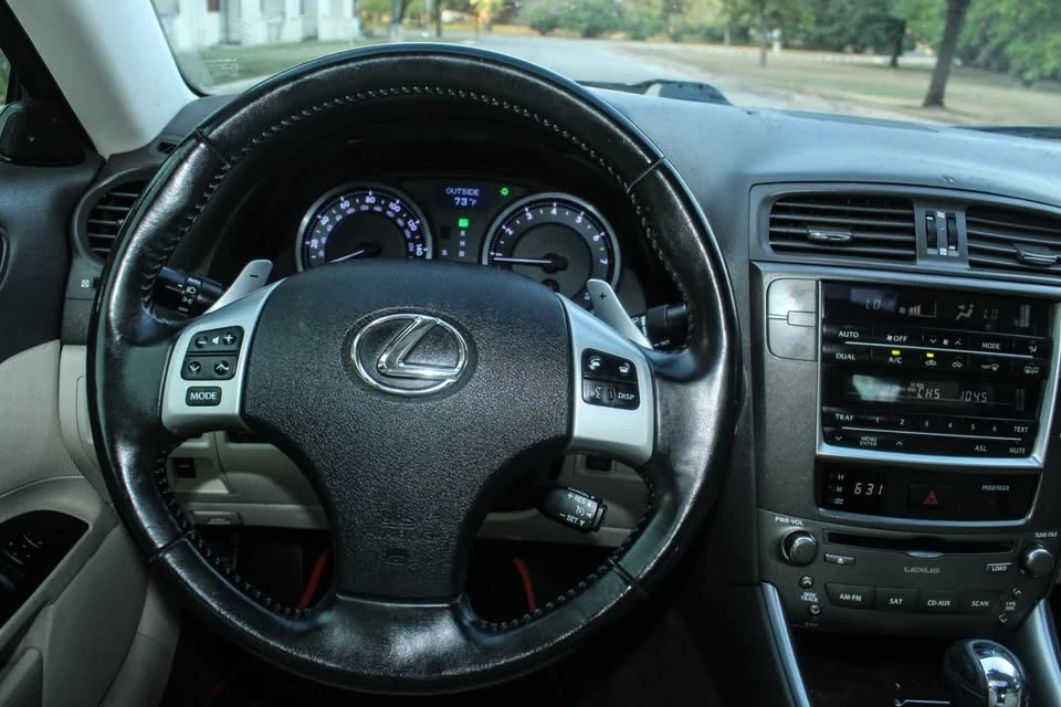 2013 Lexus IS 2nd Gen - Image 14 of 20