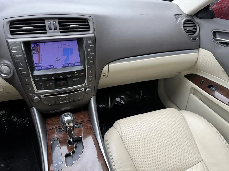 2013 Lexus IS 2nd Gen - Image 16 of 20