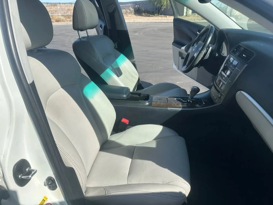 2013 Lexus IS 2nd Gen - Image 18 of 19