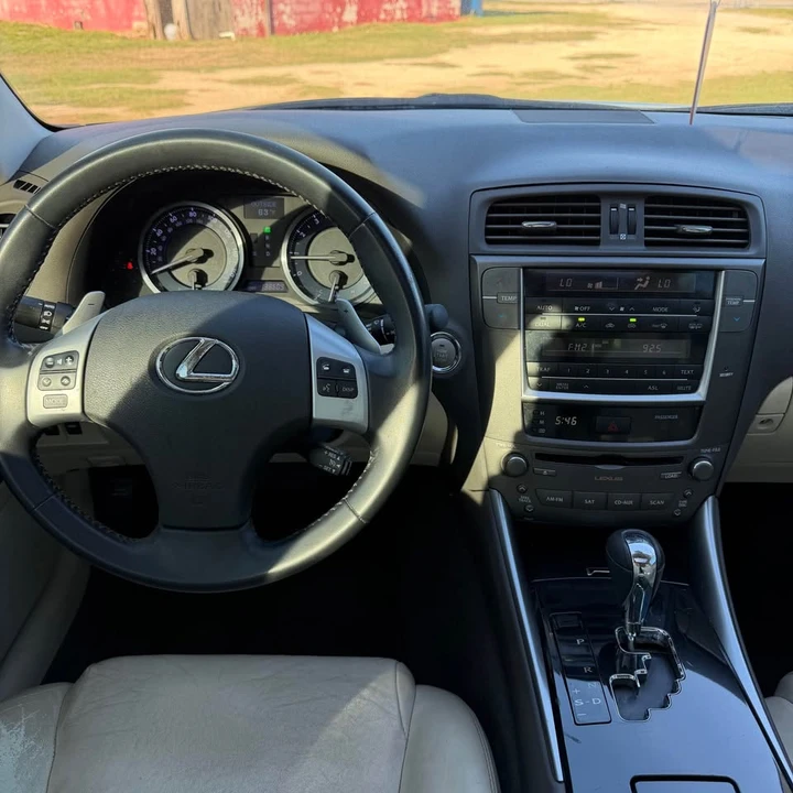2013 Lexus IS 2nd Gen - Image 13 of 19